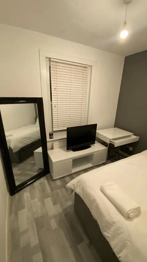 Snug Kingsize Bedroom Flat In London 0*,  United Kingdom