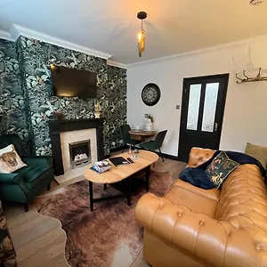 contemporary-chic-inner-terrace-5-mins-from-barnsley.yorkshirehotels.net/