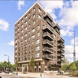Apartment Glitz And Luxury, London
