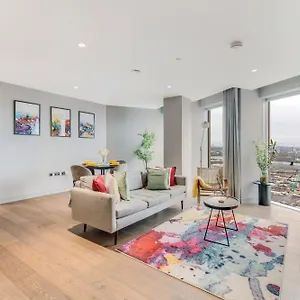 Apartment Shyroyale, London